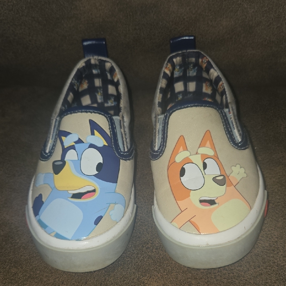 4 Pair Kids Shoes, Sketcher Minecraft, Nike, Bluey And Black Pair Sz 7-8 - Picture 7 of 9